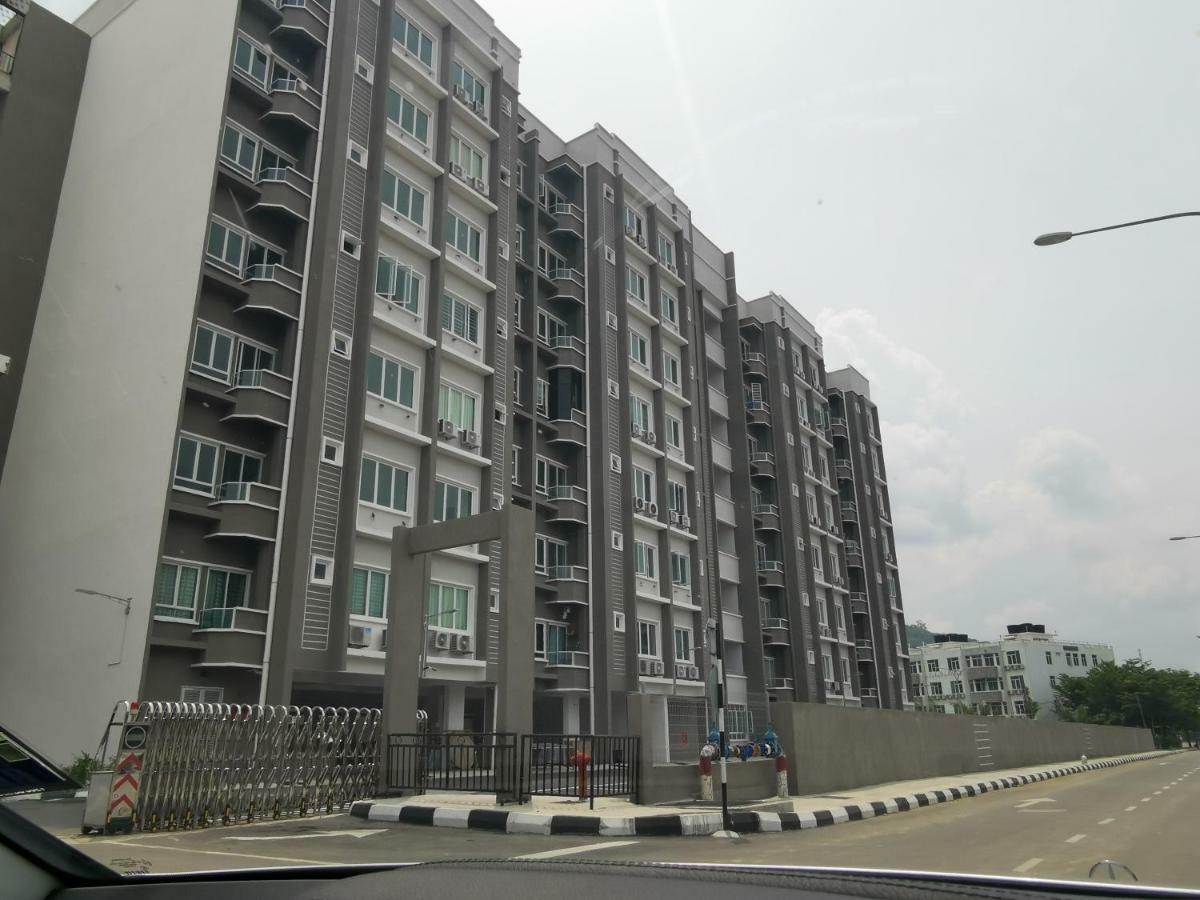 Cozy 3 Bedrooms Apartment Langkawi Kuah Exterior photo
